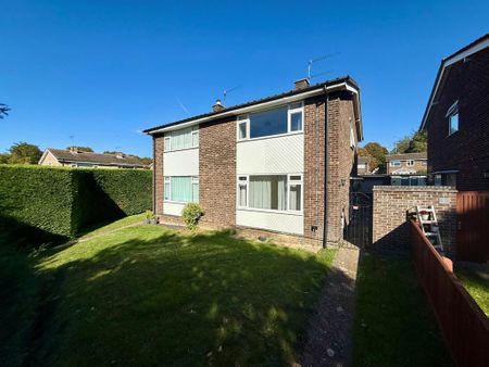 3 bedroom semi-detached house to rent - Photo 5