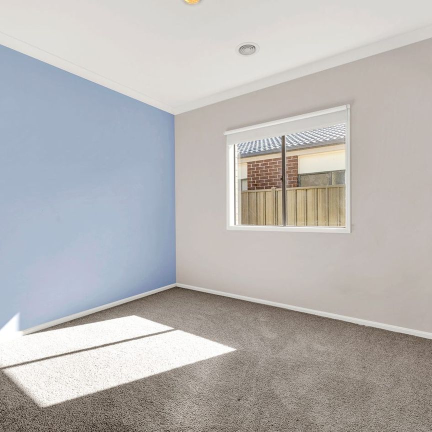 Modern Family Living in a Peaceful Court Location - Photo 1