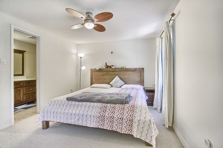 For Lease - 256 Ross Lane, Oakville, Ontario - Photo 3