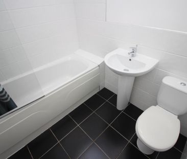 6 bedroom Student Maisonette to rent in Lavender Gardens, Jesmond, ... - Photo 3