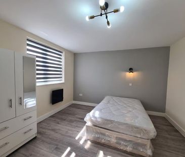 Minard Road, London SE6 - Photo 4