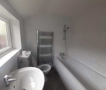 3 bedroom terraced house to rent - Photo 6