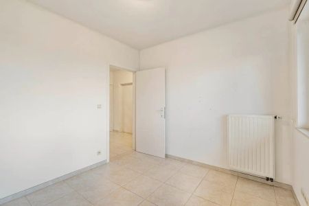Lichtrijk 2-slaapkamerappartement met 2 terrassen + autostaanplaats in Zepperen (Sint-Truiden). - Foto 5
