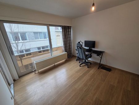 Recent gerenoveerde studio met terras in de Parkstraat 106. - Photo 3