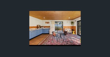 Newly renovated 3Br 2bath House with fully self contained granny flat at rear - Photo 2