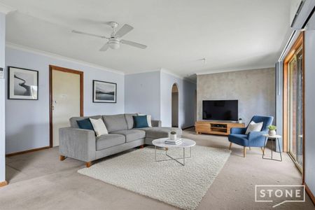 THREE BEDROOM DUPLEX IN GREAT LOCATION - Photo 4