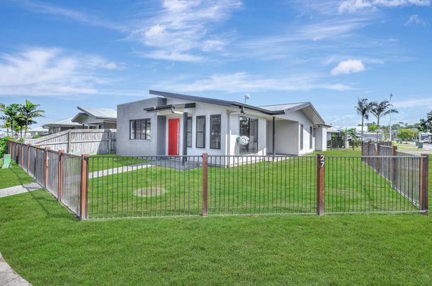 Modern Home Designed for Lifestyle & Community in Plantation Palms! - Photo 1