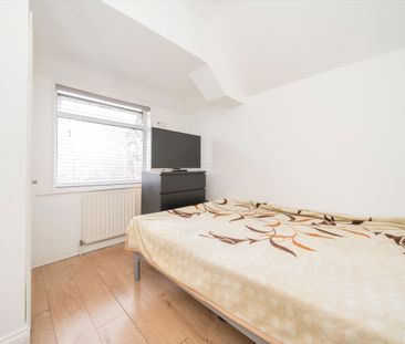 Melrose Avenue, Willesden Green, NW2, London - Photo 1