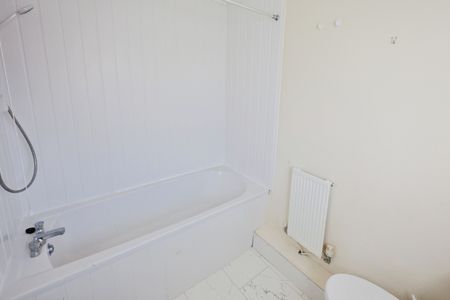 1 bedroom Bungalow To Let - Photo 4