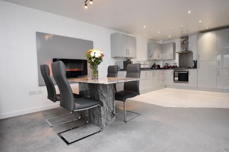 2 bedroom flat to rent - Photo 4