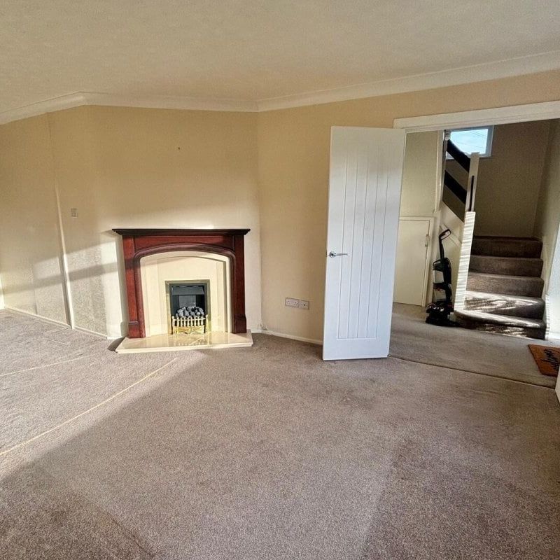 Derwent Avenue - Photo 1