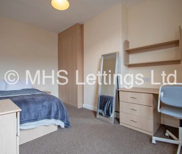 4 Bedroom Mid Terraced House for rent in Norwood Grove - Photo 3