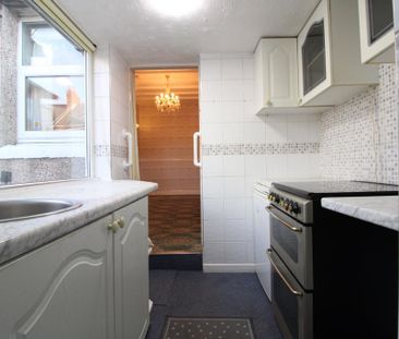 2 bedroom semi-detached bungalow to rent - Photo 4