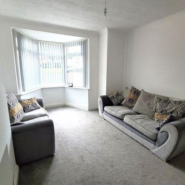 3 bedroom semi-detached house to rent - Photo 1