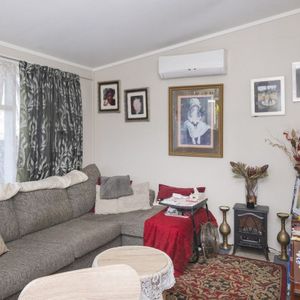 Convenient One-Bedroom Living on Lytton Road - Photo 2