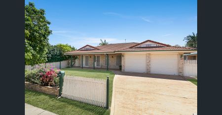 Modern Family Home in Prime Bayside Location - Photo 2