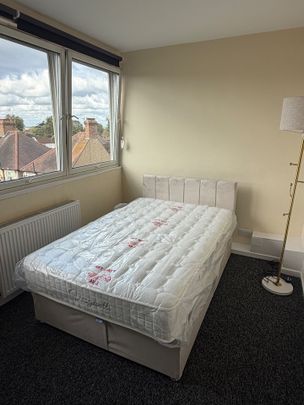 Room in a Shared Flat, Clapham, SW2 - Photo 1