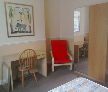 beautiful shared house in central Bolton - Photo 3