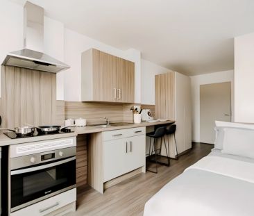 Studio Silver - Photo 2