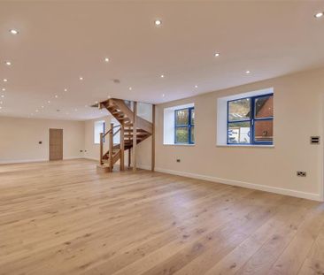 4 bedroom semi-detached house to rent - Photo 1