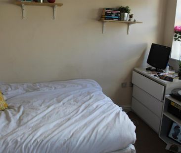 4 bedroom property to rent - Photo 6