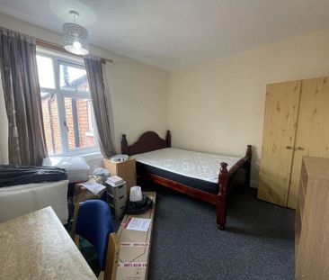 4 bedroom terraced house to rent - Photo 5