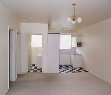2 Bed, 1 Bath - Photo 5