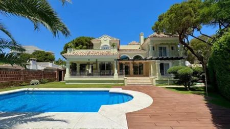 Alquiler de casa o chalet independiente en Urbanización Marbella del Este - Photo 4