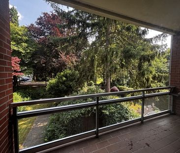 Großzügige, sanierte 2,5-Zimmer-Wohnung mit Loggia in zentraler Lage - Photo 6