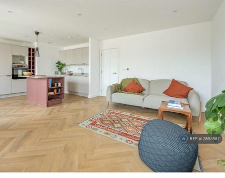 3 bedroom flat to rent - Photo 5
