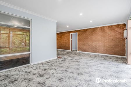 Spacious Family Home! - Photo 3