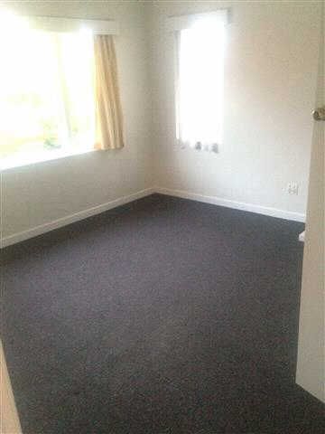 This is a tidy, character three bedroom upstairs unit with all original fittings. - Photo 4