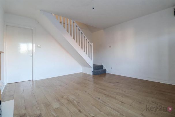 2 bedroom townhouse to rent - Photo 1