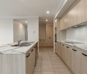 Escape to Serenity: Your Bushland Beach Retreat that has SOLAR! - Photo 3