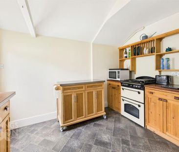 2 bedroom end of terrace house to rent - Photo 6