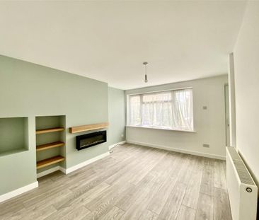 3 bedroom end of terrace house to rent - Photo 3