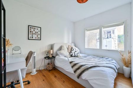 3 bedroom flat to rent - Photo 3