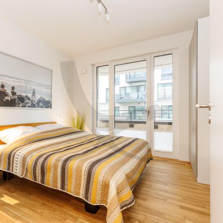 By the waterside - Photo 4