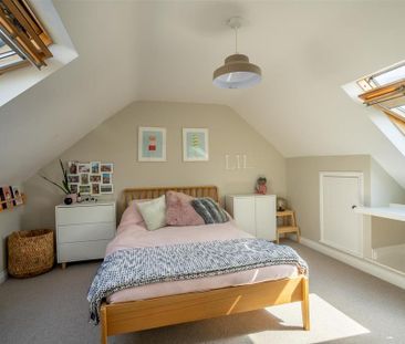 4 bedroom semi-detached house to rent - Photo 1