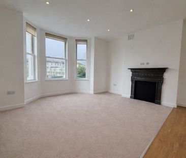 Upperton Gardens - Photo 2