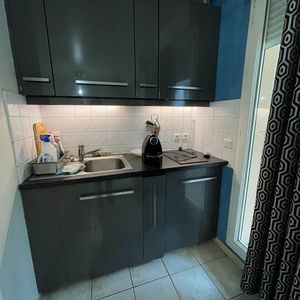 A LOUER - AIX EN PROVENCE - APPARTEMENT T1 AVEC JARDIN ET PK - FACS - Photo 2