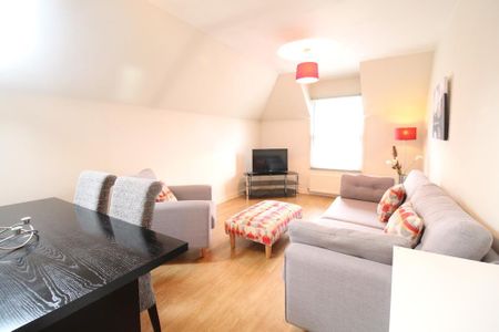 2 bedroom flat to rent - Photo 2