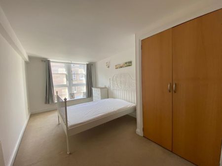 2 bedroom flat to rent - Photo 3