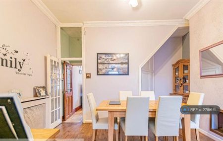 3 bedroom terraced house to rent - Photo 4