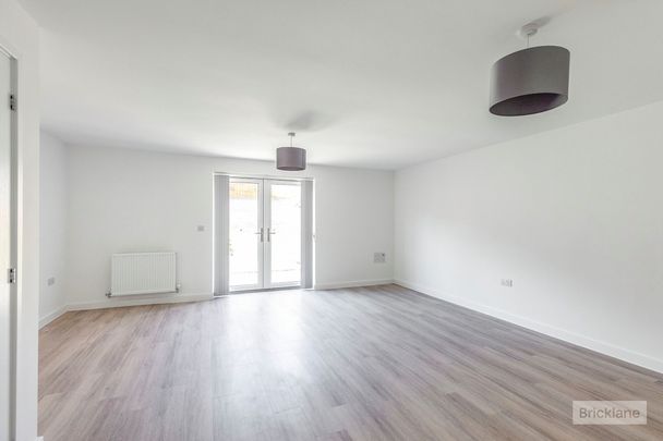 Shale Meadow, Wellingborough - Photo 1