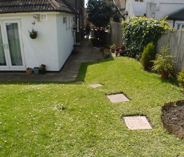 1 Bed Flat, Albert Road, SE25 - Photo 4