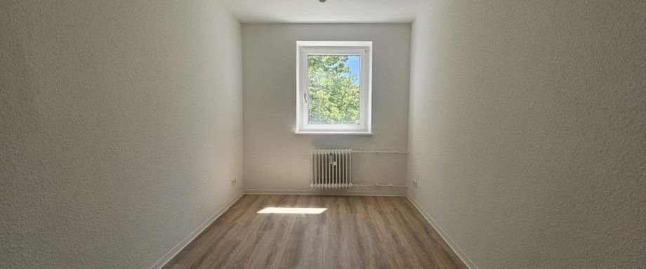 Lichthelle Wohnung mit optimaler Aufteilung, Loggia und Aufzug - Erstbezug nach Sanierung - Wuppertal Langerfeld - Photo 1
