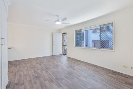 1/39 George Street, Southport QLD 4215 - Apartment For Rent - $600 | Domain - Photo 2