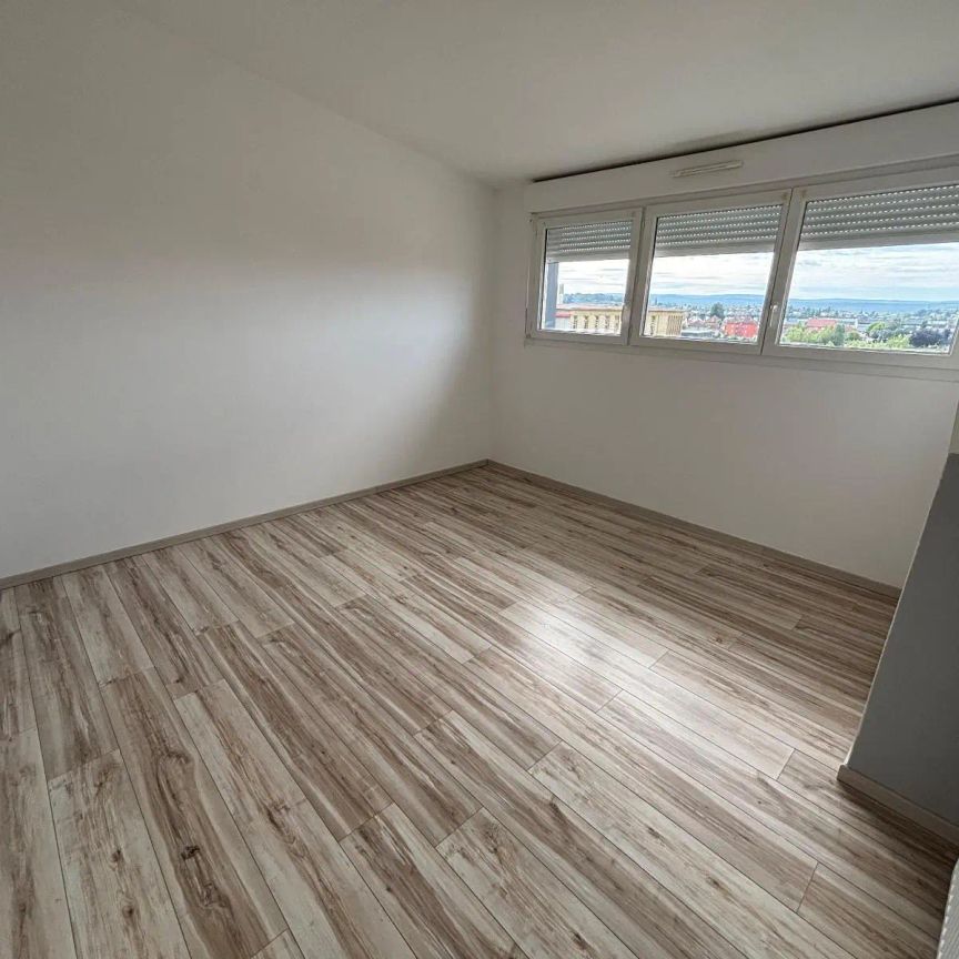 Appartement à louer 5 pièces 85.57m² - Photo 1