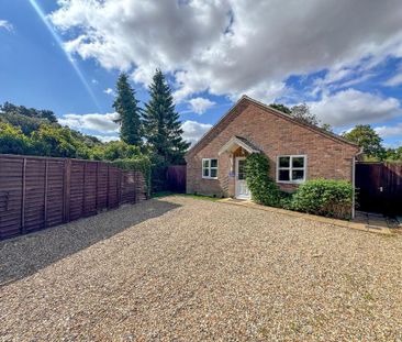 3 bedroom bungalow to rent - Photo 1